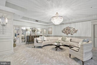 3310 N Leisure World Blvd in Silver Spring, MD - Foto de edificio - Building Photo