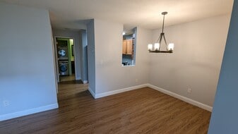 7124 72nd Ln N in Brooklyn Park, MN - Building Photo