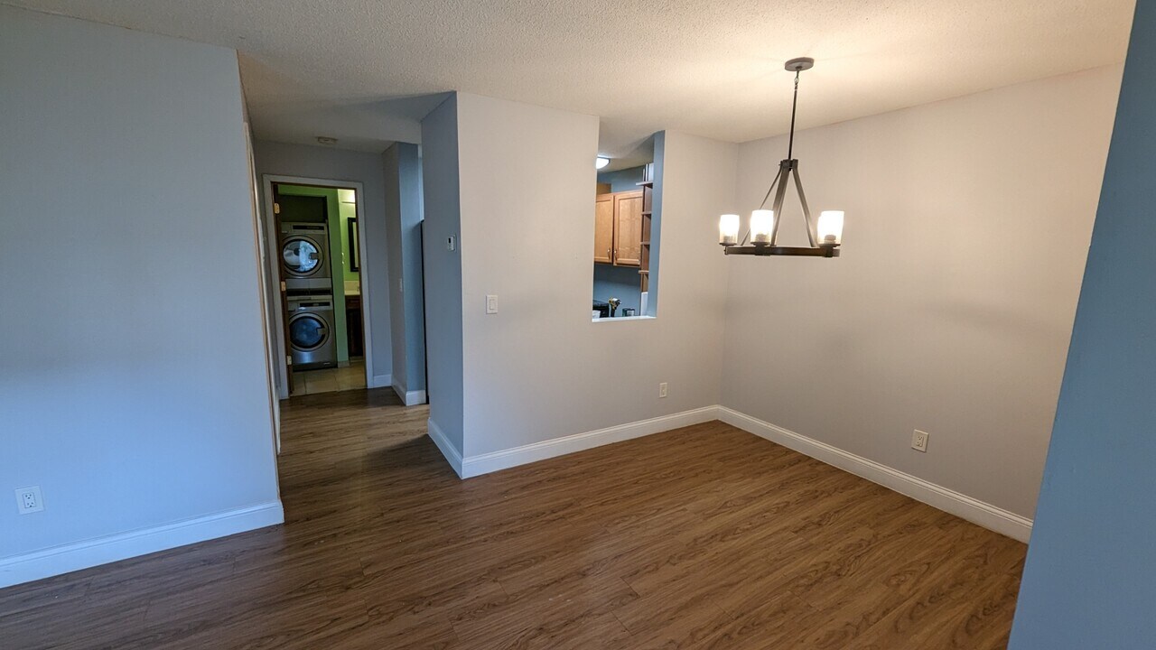 7124 72nd Ln N in Brooklyn Park, MN - Foto de edificio