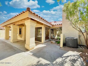 9992 E Carol Ave in Scottsdale, AZ - Foto de edificio - Building Photo