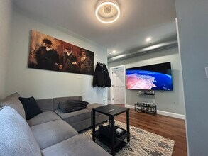 4 Shelby St, Unit 2 in Boston, MA - Building Photo - Building Photo