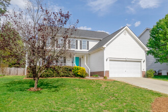 2112 Echo Glen Ln in Apex, NC - Building Photo - Building Photo