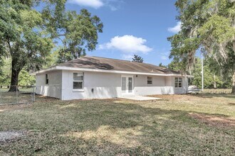 2405 SE 46th Ct in Ocala, FL - Building Photo - Building Photo