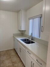 11640 Menlo Ave in Hawthorne, CA - Building Photo - Building Photo