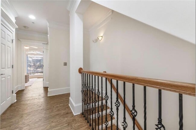 802 Clifton Heights Ln NE in Atlanta, GA - Building Photo - Building Photo