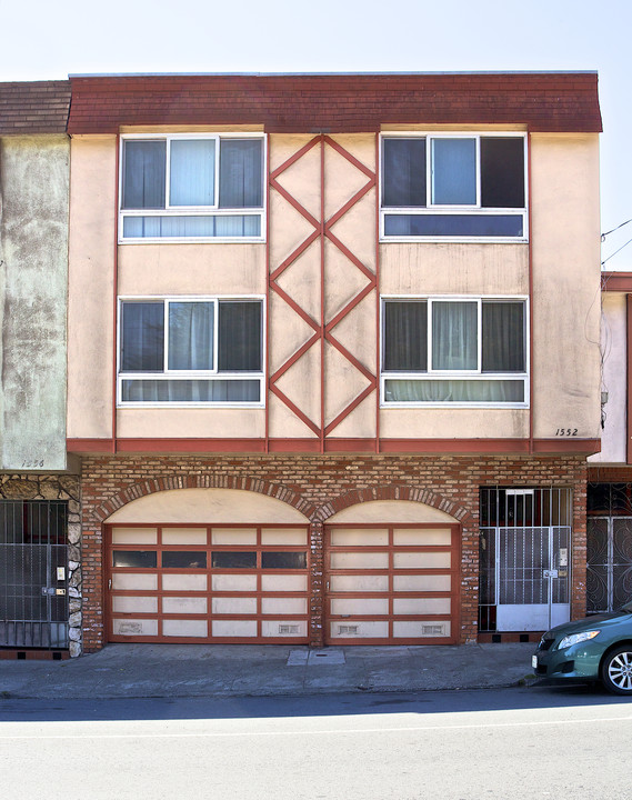 1552 Geneva Ave in San Francisco, CA - Building Photo