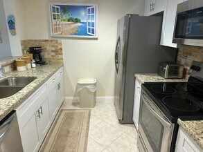 600 Scotia Dr in Hypoluxo, FL - Building Photo - Building Photo
