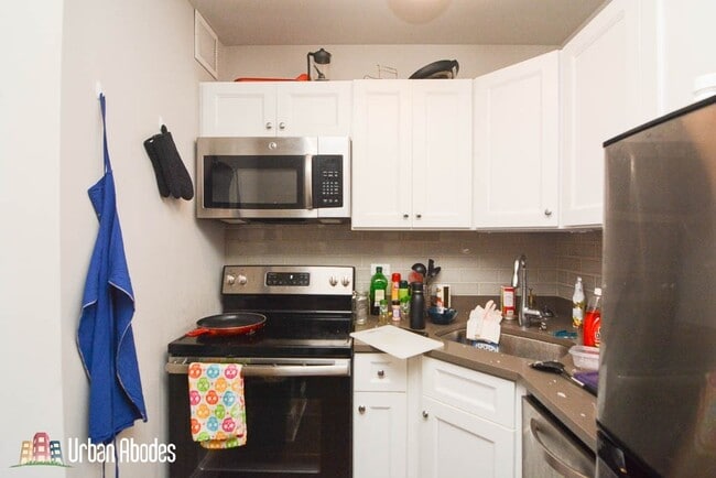 818 W Lakeside Pl, Unit A00C in Chicago, IL - Building Photo - Building Photo