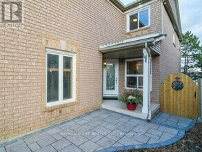 75 Forestgrove Cir in Brampton, ON - Building Photo - Building Photo