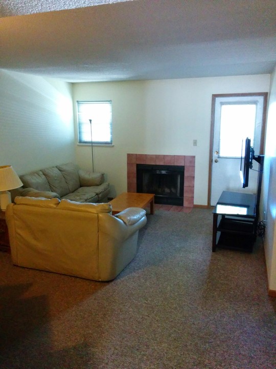 502 W Green St in Urbana, IL - Building Photo
