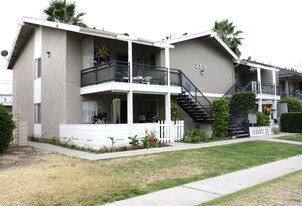 2318 W Green Acre Ave in Anaheim, CA - Building Photo