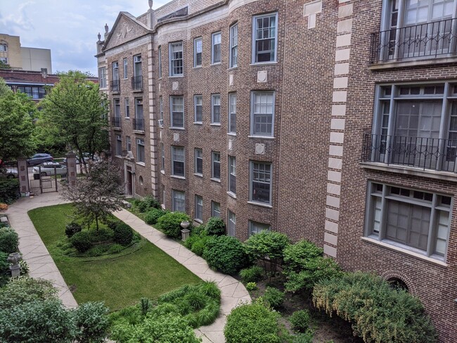 905 Elmwood Ave in Evanston, IL - Building Photo - Building Photo