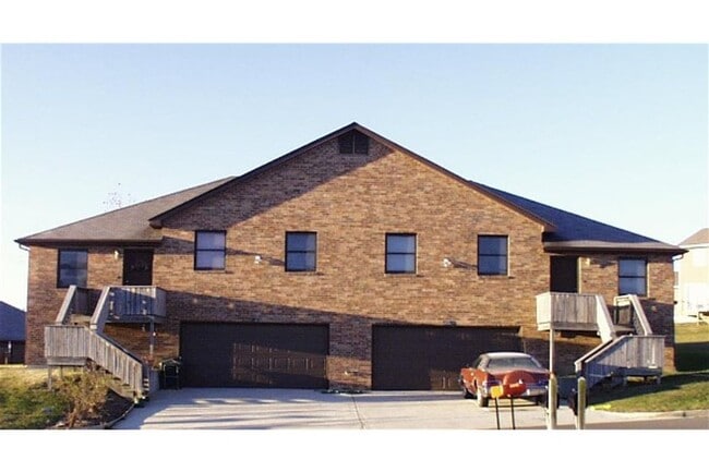 691-693 Donald Dr