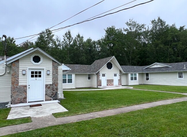 3180 NY-52 in White Sulphur Springs, NY - Building Photo - Building Photo