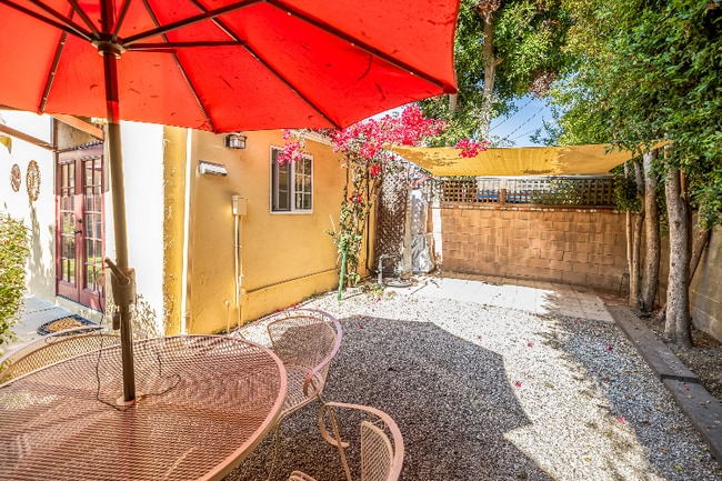 10778 Valley Spring Ln in Los Angeles, CA - Building Photo - Building Photo