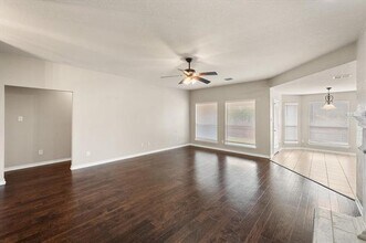 1513 Millbrook Dr in Midlothian, TX - Building Photo - Building Photo