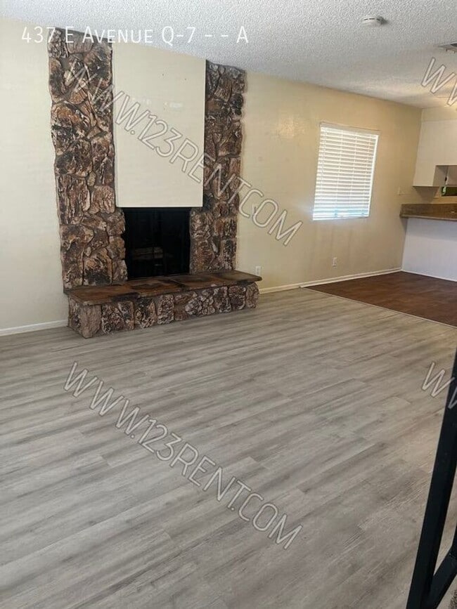 437 E Ave Q-7