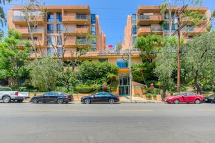 La Vista Terrace in Los Angeles, CA - Building Photo
