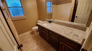 2813 Shady Grove Dr in Bedford, TX - Building Photo - Building Photo