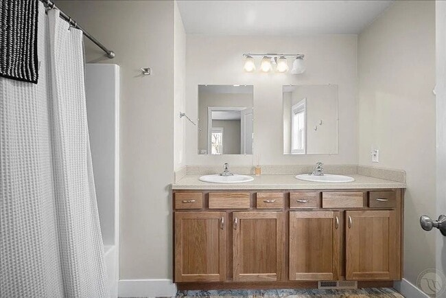 908 Midway Ln in Billings, MT - Building Photo - Building Photo