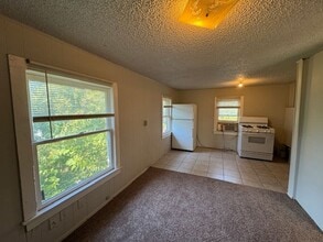 124 SE 38th St in Oklahoma City, OK - Building Photo - Building Photo