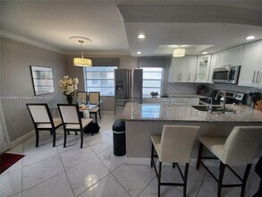 559 Normandy L in Delray Beach, FL - Building Photo - Building Photo