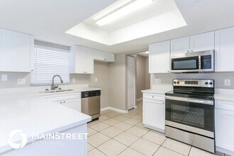 503 Wynnwood Dr in Brandon, FL - Building Photo - Building Photo