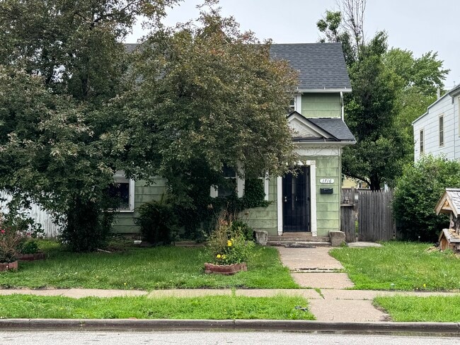 property at 1716 W 7th St