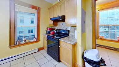 21 Alpine St, Unit 2 in Boston, MA - Building Photo - Building Photo