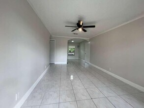 8201 SW 5th Ct in North Lauderdale, FL - Building Photo - Building Photo