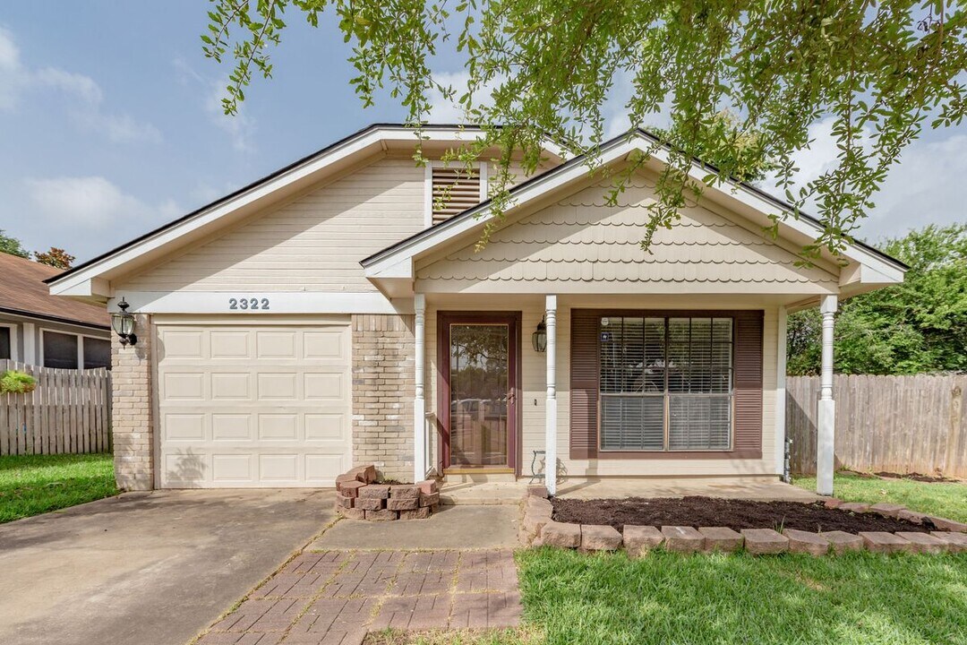 2322 Klattenhoff Dr in Austin, TX - Building Photo