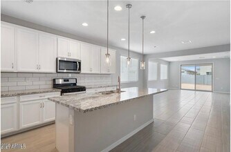 10724 W San Juan Ave in Phoenix, AZ - Building Photo - Building Photo