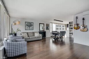 1400 N State Pky, Unit 16A in Chicago, IL - Building Photo