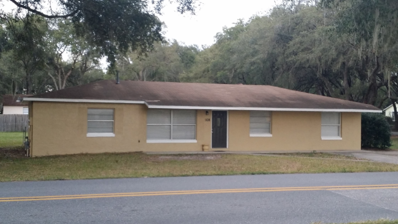 1108 Pine Ridge Dairy Rd in Fruitland Park, FL - Foto de edificio