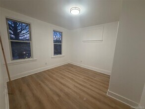 71-50 73rd Pl in Queens, NY - Building Photo - Building Photo