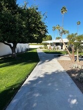 2210 S Calle Palo Fierro in Palm Springs, CA - Building Photo - Building Photo