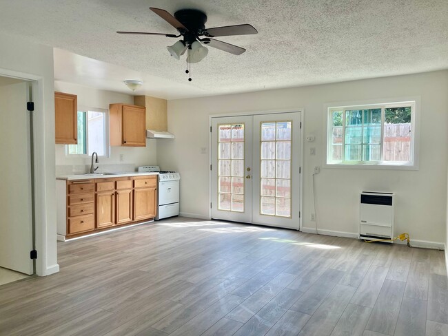 271 Comstock Dr in Ventura, CA - Building Photo - Building Photo