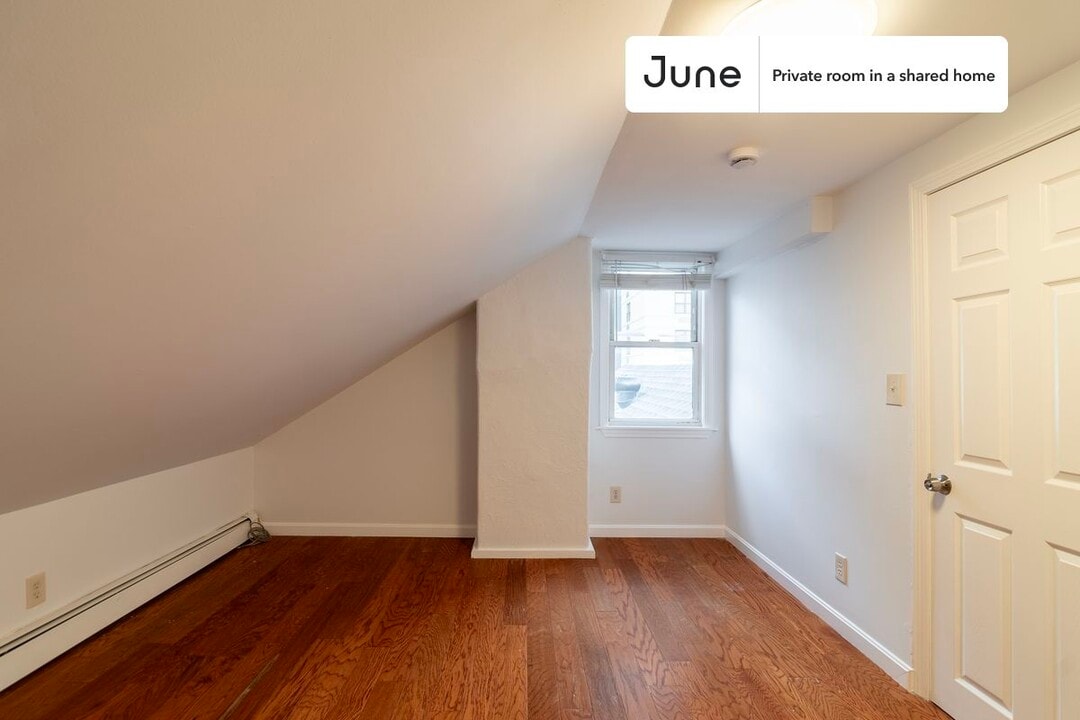 Private bedroom in 4 bed/4 bath Home in Cambridge, MA - Building Photo