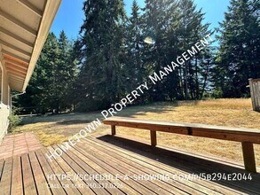 9041 Steilacoom Rd SE in Olympia, WA - Building Photo - Building Photo