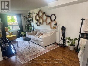 14 Blacksmith Ln in Whitby, ON - Building Photo - Building Photo