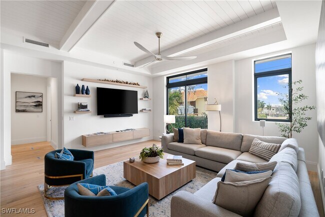 property at 875 6th Ave S