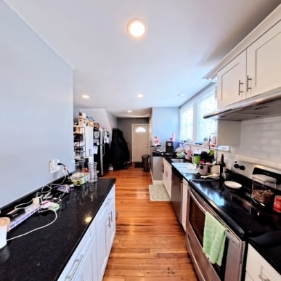 18 Martin St, Unit 1 in Medford, MA - Building Photo - Building Photo