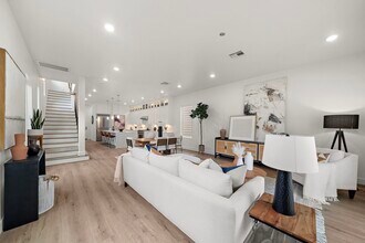 406 E 33rd St in Houston, TX - Building Photo - Building Photo