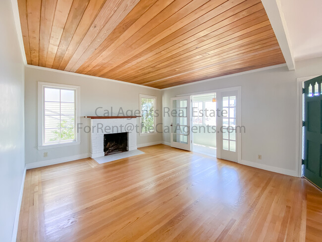 257 Trinity Ave in Kensington, CA - Building Photo - Building Photo