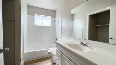 11208 Renel Dr in Austin, TX - Building Photo - Building Photo