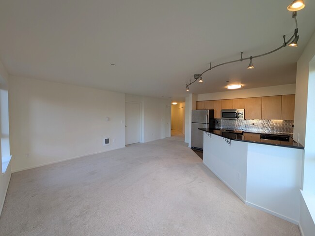 412 11th Avenue, Unit 213 in Seattle, WA - Building Photo - Building Photo