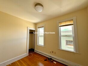 144 Hillside St, Unit 2 in Boston, MA - Building Photo - Building Photo