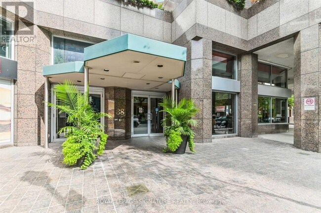 38 Elm St in Toronto, ON - Building Photo - Building Photo