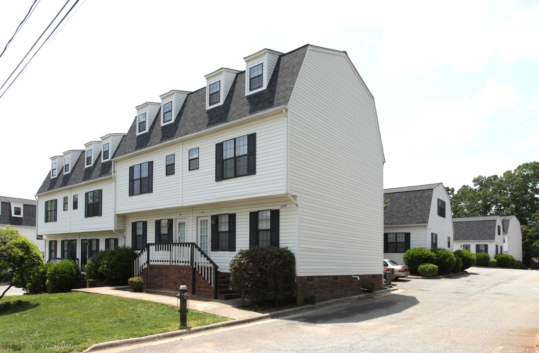 The Village of Nantucket in Greensboro, NC - Building Photo