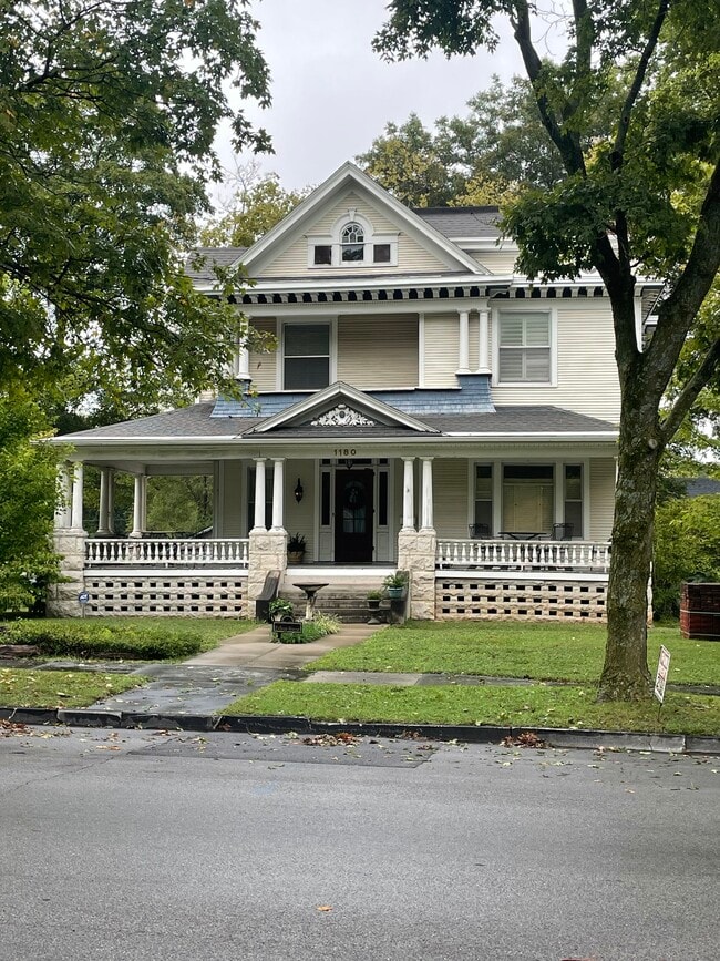 1180 Grand Ave, Unit 1182